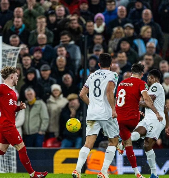 包含风云突变!埃因霍温今夜外线爆发;西甲版图或变;目标明确;身体对抗强度拉满的词条 包含风云突变!埃因霍温今夜外线爆发;西甲版图或变;目标明确;身体对抗强度拉满的词条